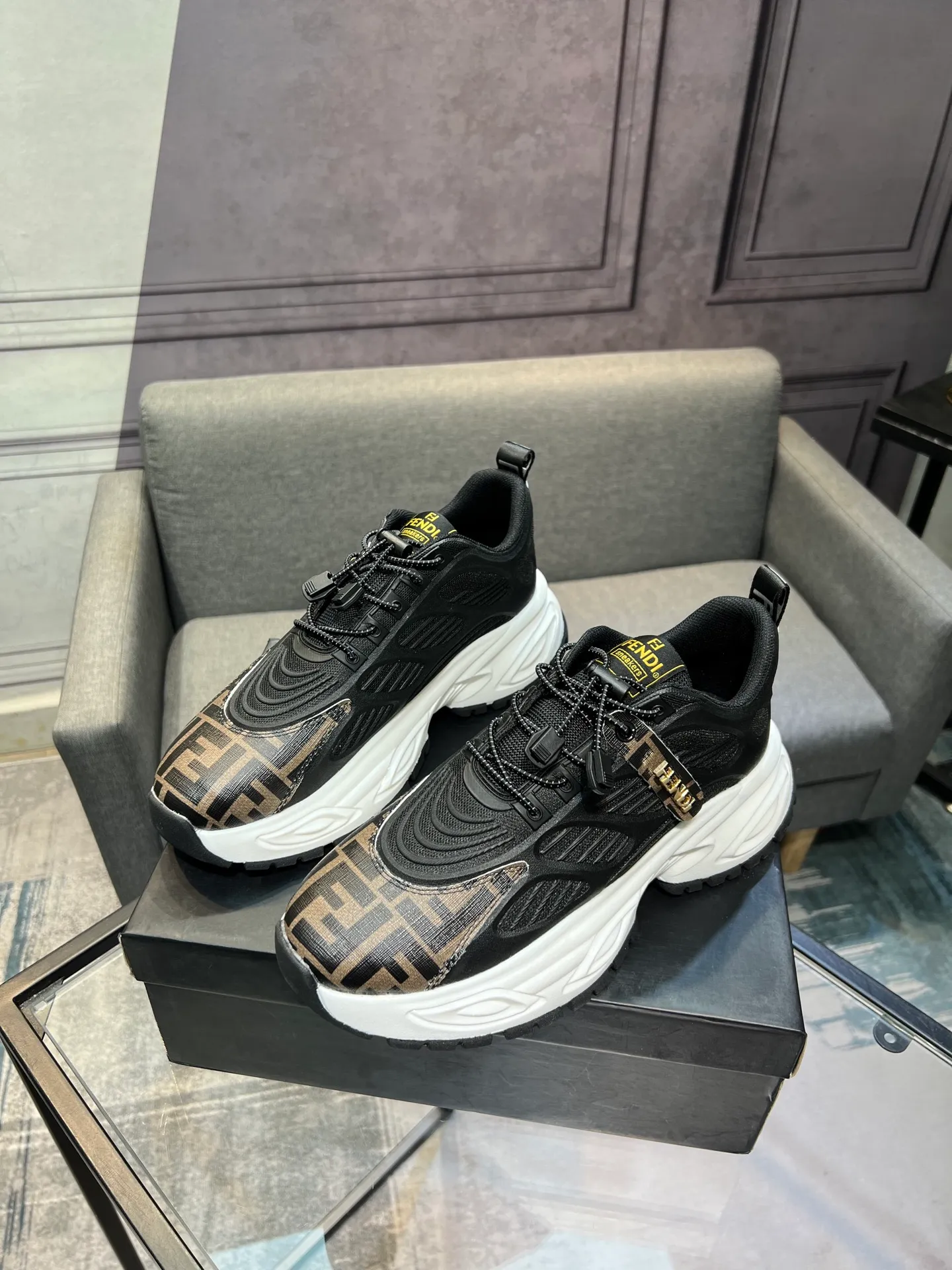 Men's men's shoes 💰440 [FENDI] new 🙈 casual shoes with first-class workmanship, 💪💪💪cowhide uppers ➕ genuine leather feet, 👻suitable for all kinds of travel! Number of yards 38-44